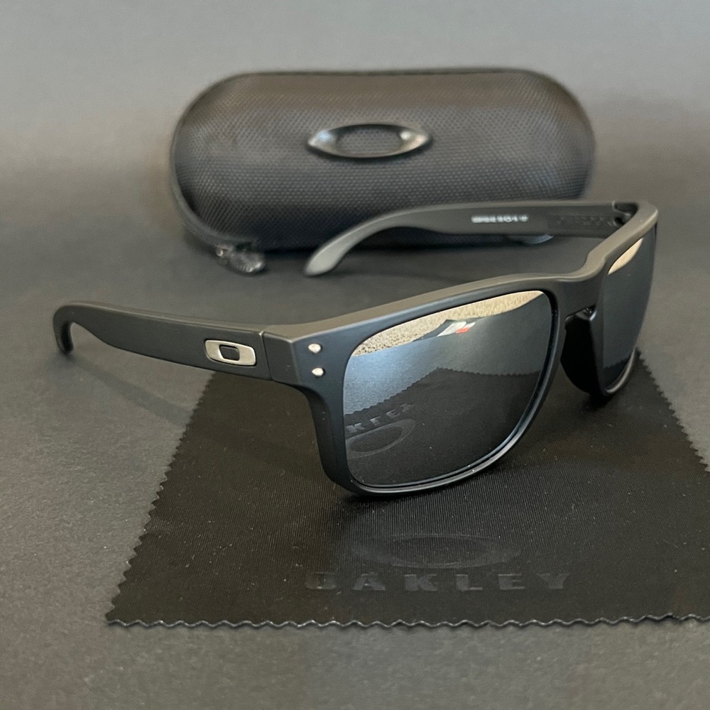 Oakley Holbrook Prizm Polarized Chrome Iridium Sunglasses OO9102 - Picture 2 of 6
